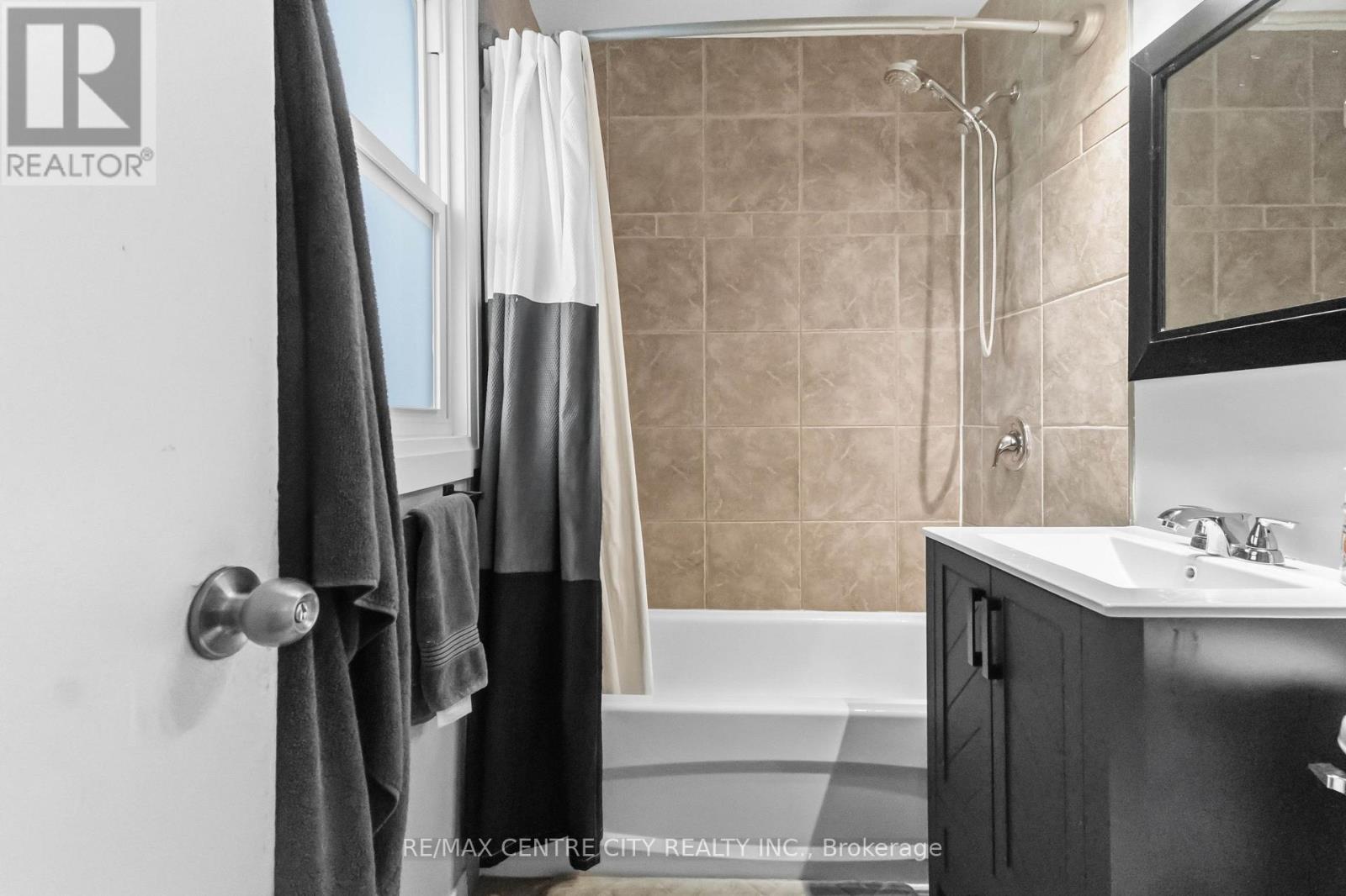 414 FLANDERS ROW - Image 23