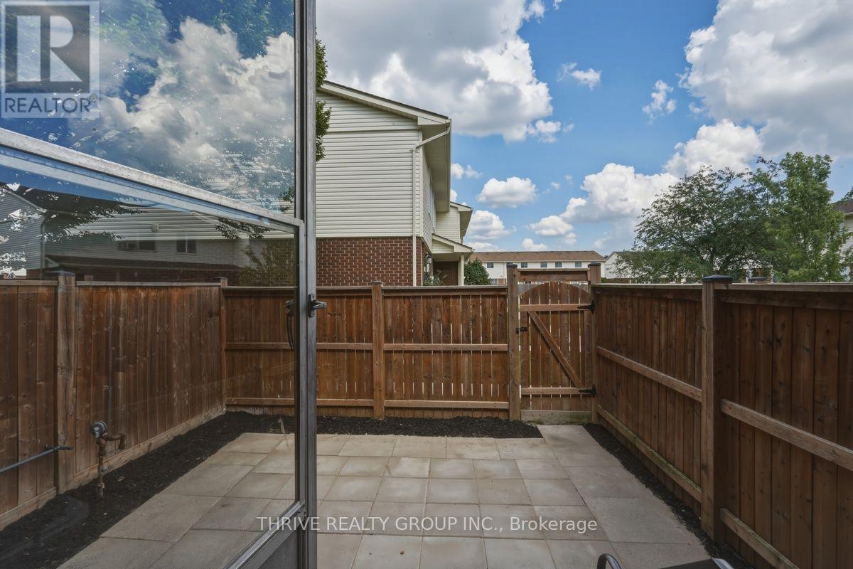 #96 51 SHOLTO DRIVE - 30