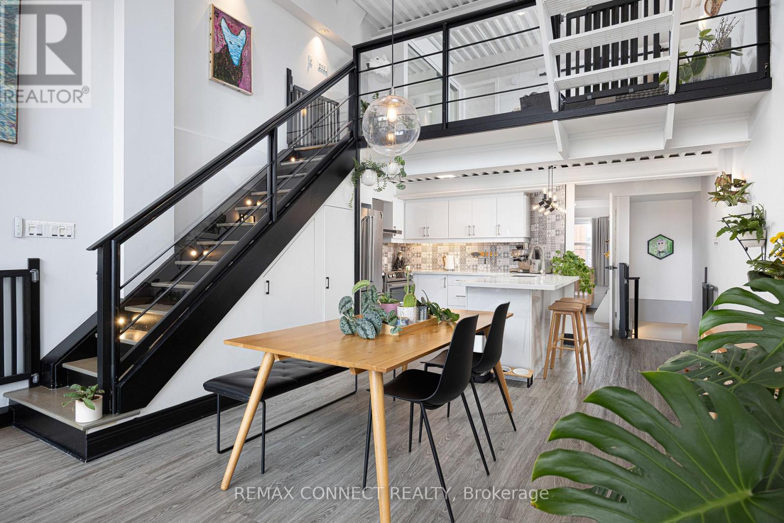 #4 517 KINGSTON ROAD - 14