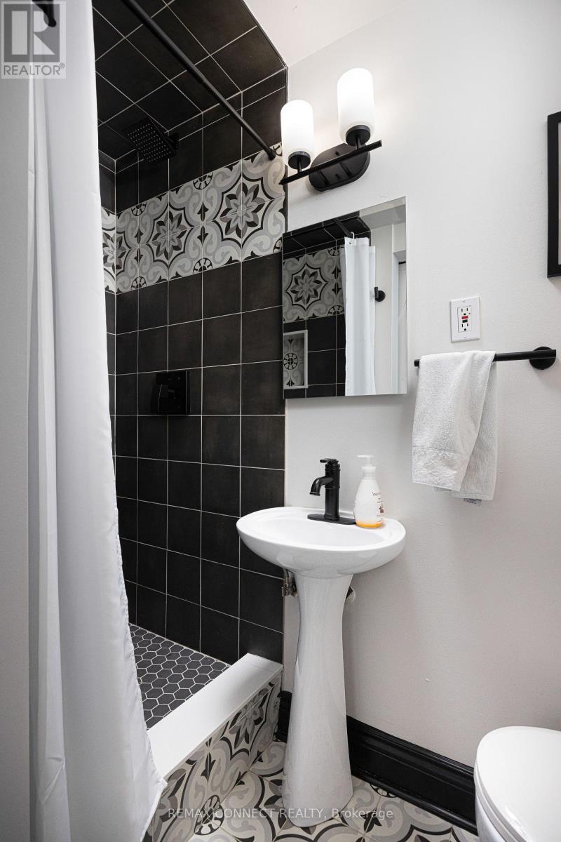 #4 517 KINGSTON ROAD - 22