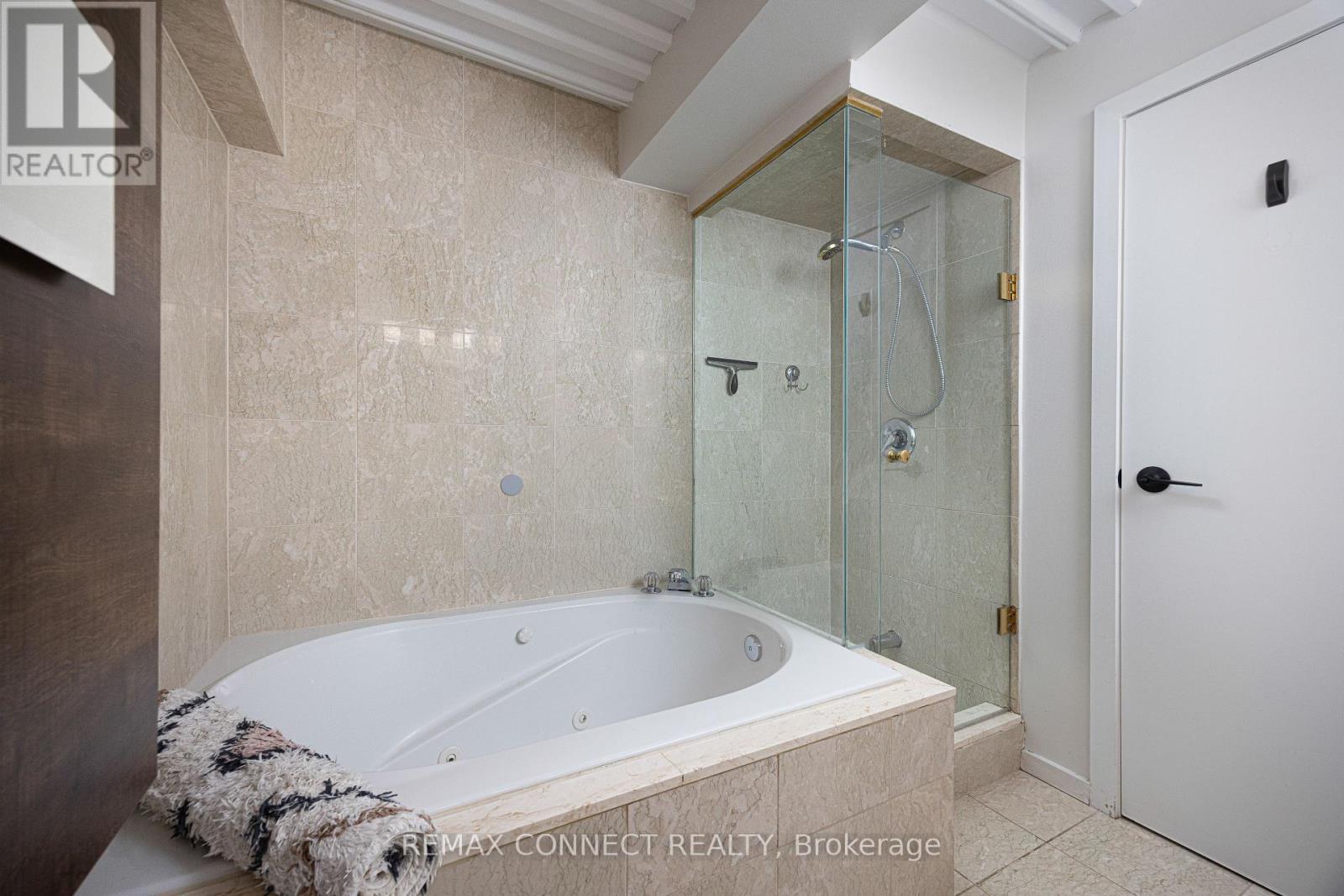 #4 517 KINGSTON ROAD - 29