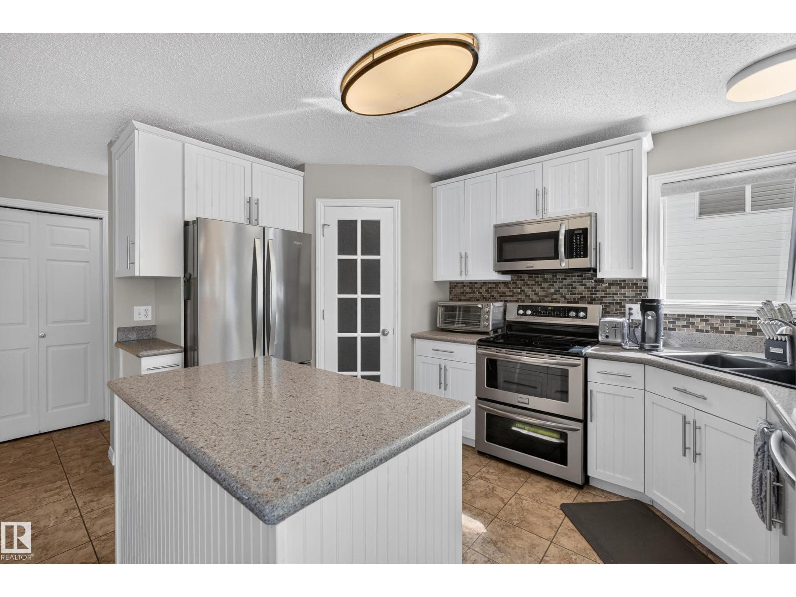 2327 37B AV NW - 10