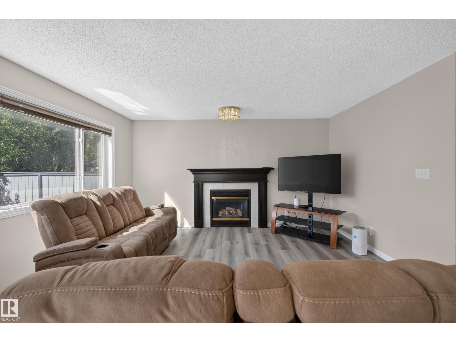 2327 37B AV NW - 14