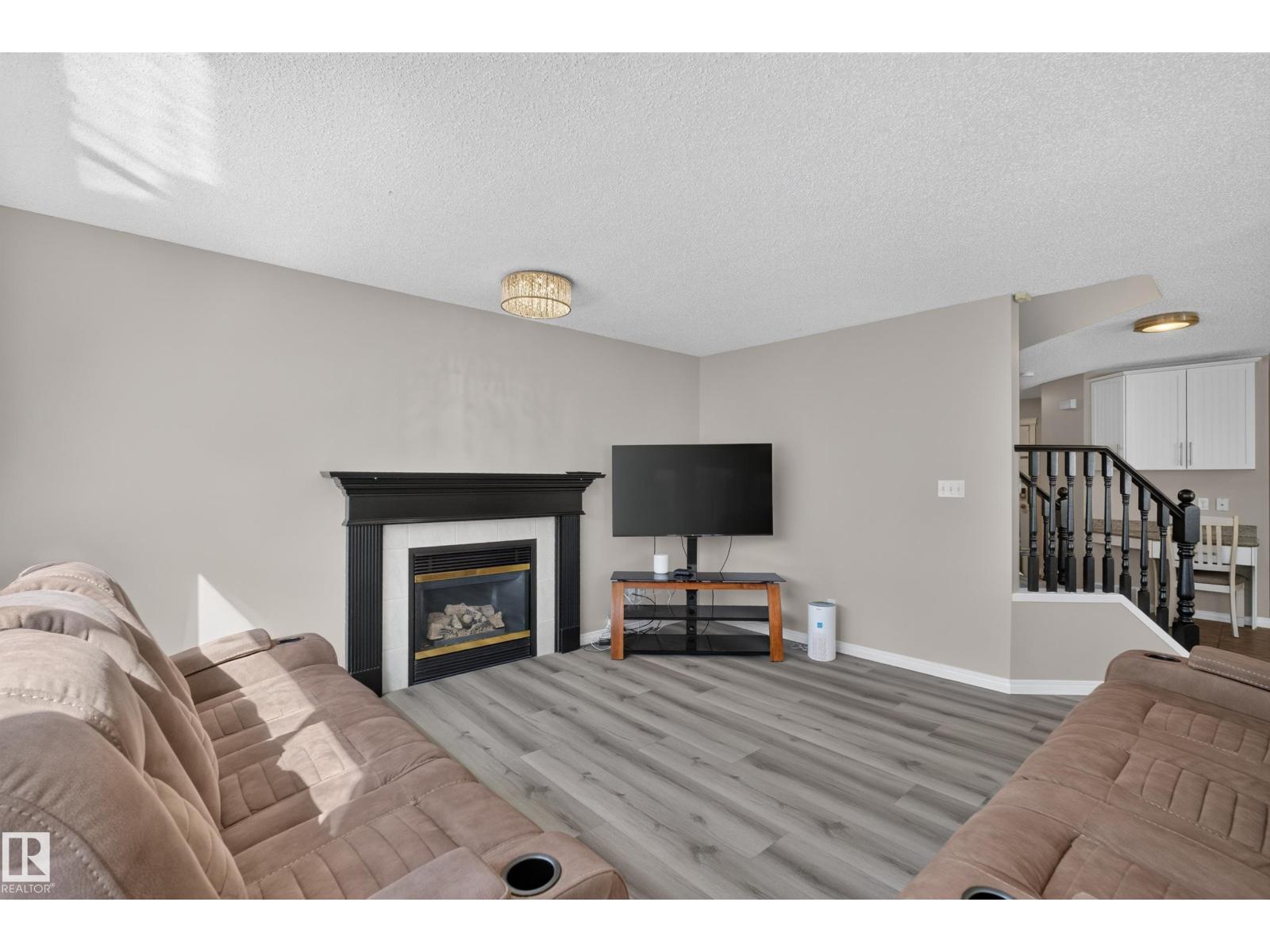 2327 37B AV NW - 15