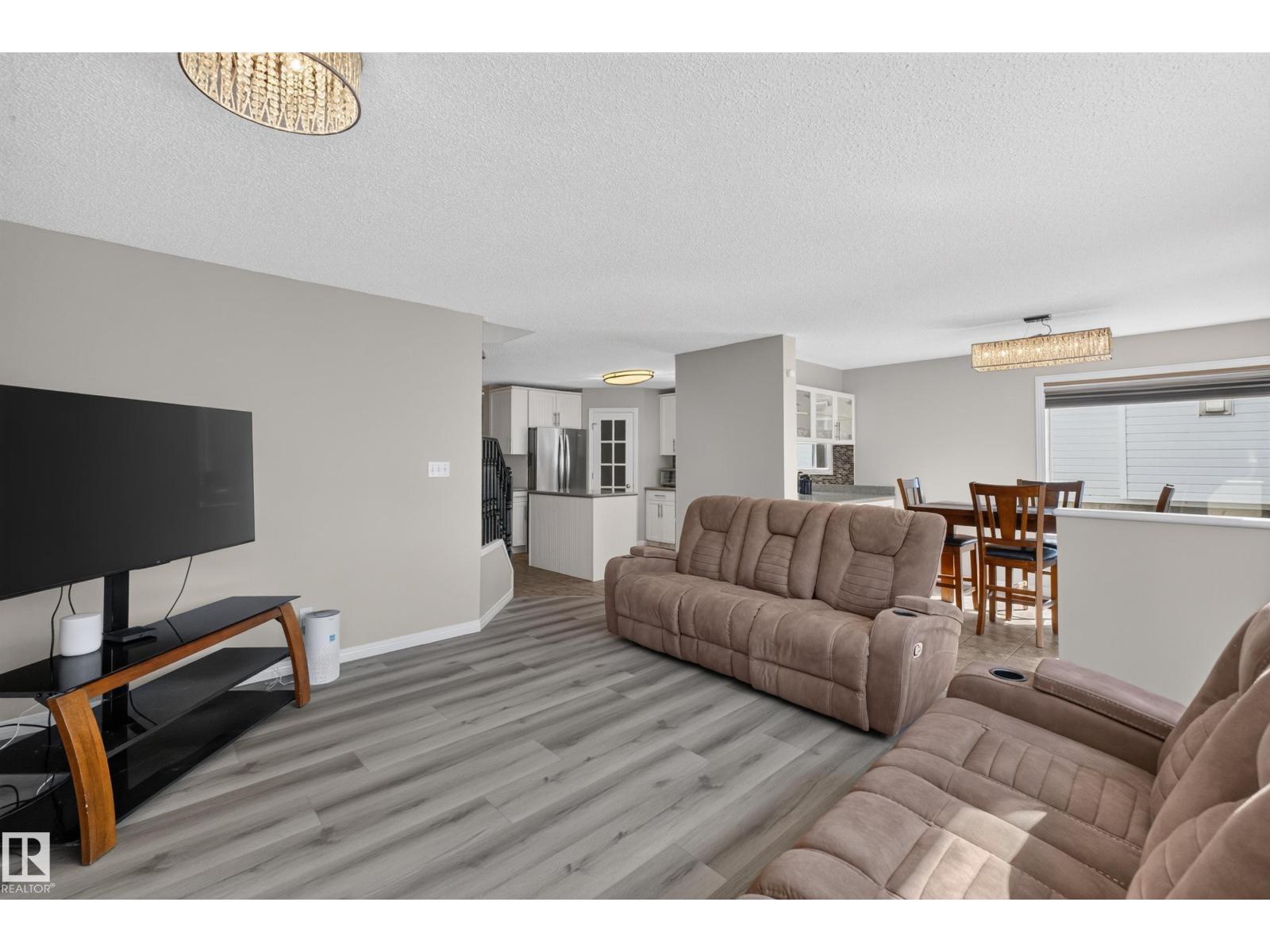 2327 37B AV NW - 16