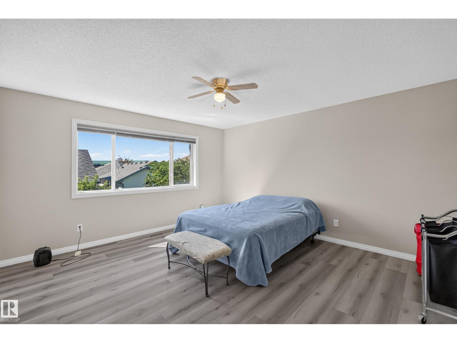 2327 37B AV NW - 25