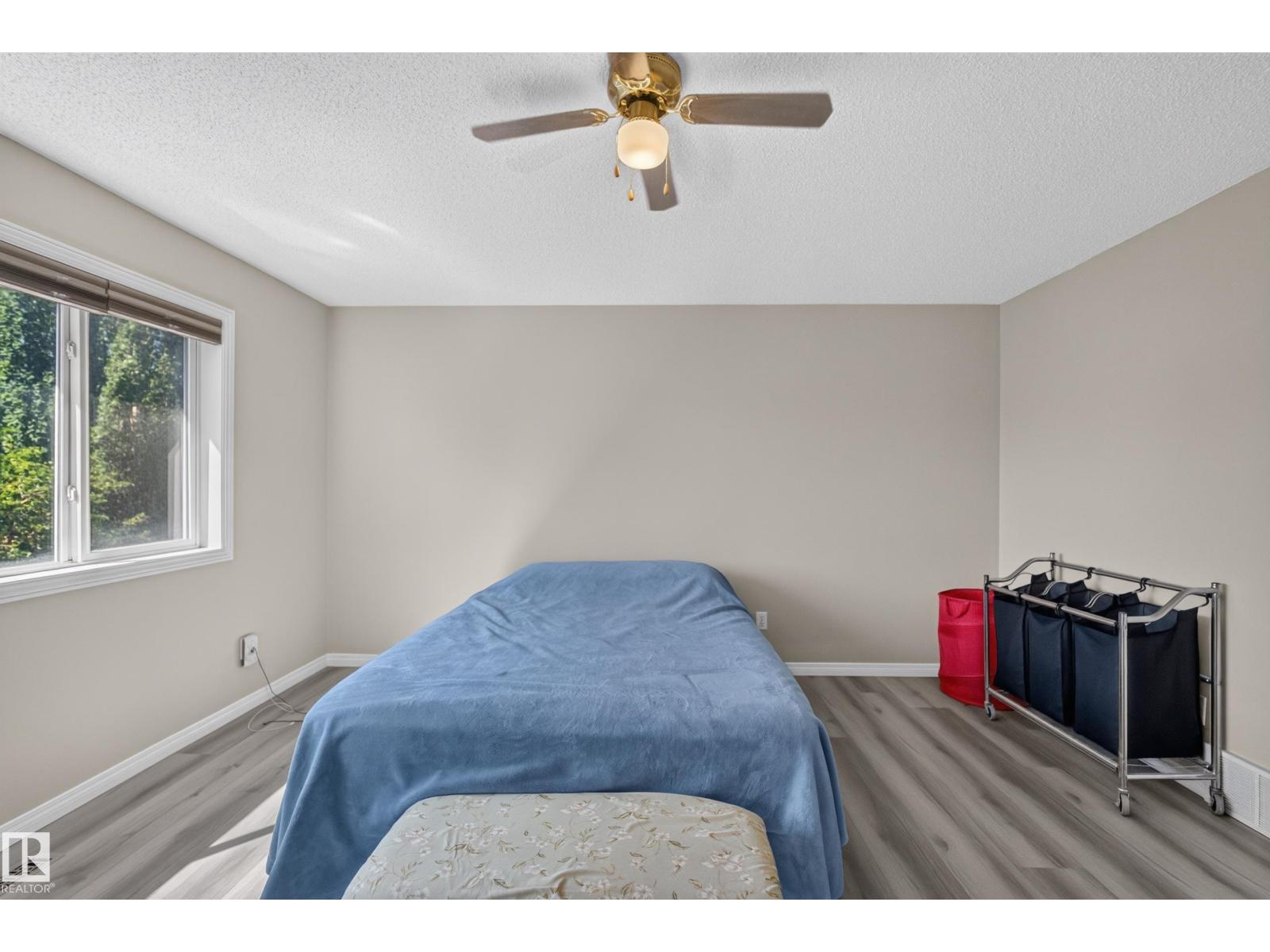 2327 37B AV NW - 27