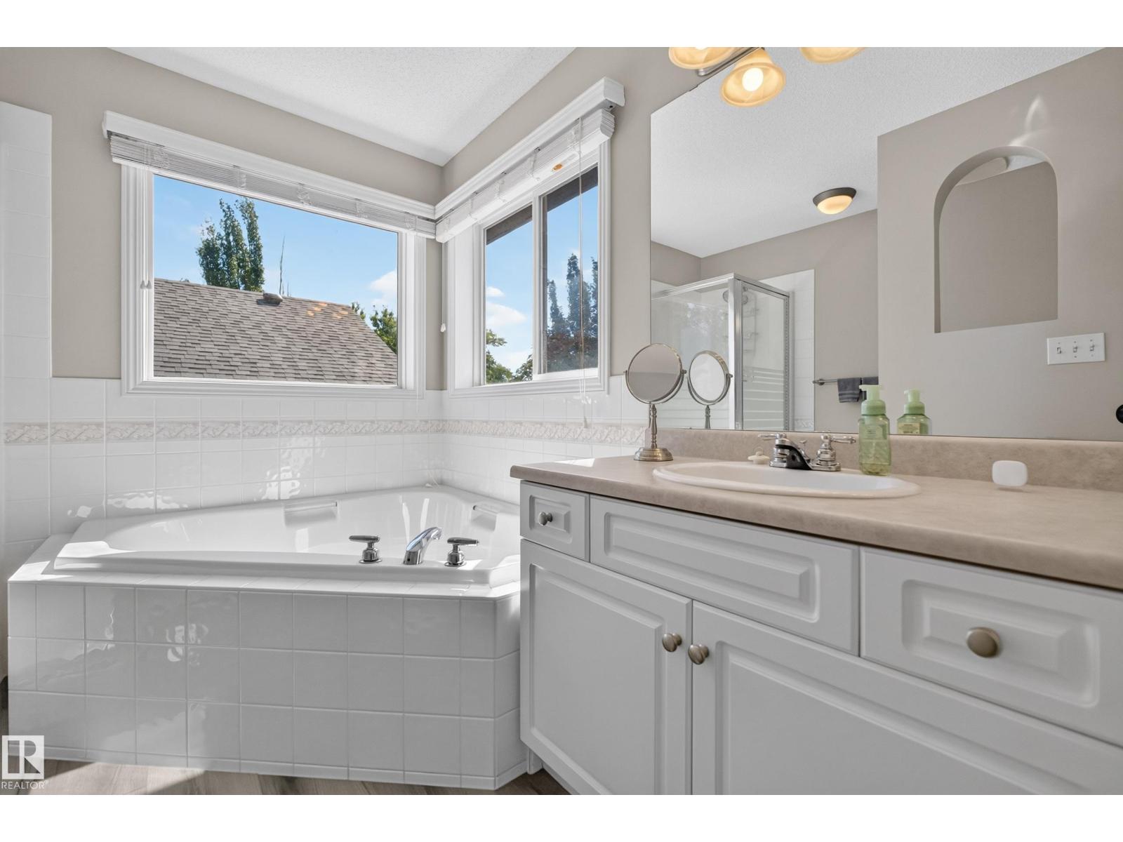 2327 37B AV NW - 29