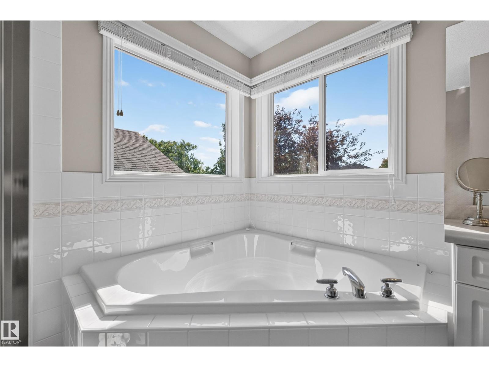 2327 37B AV NW - 30
