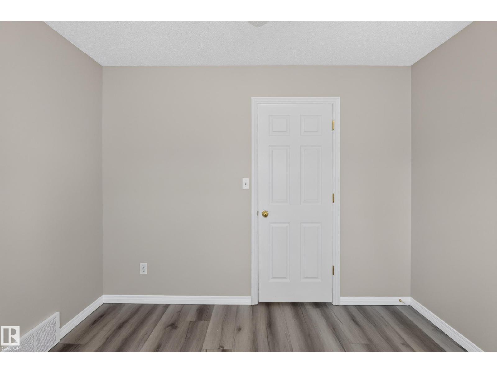 2327 37B AV NW - 40