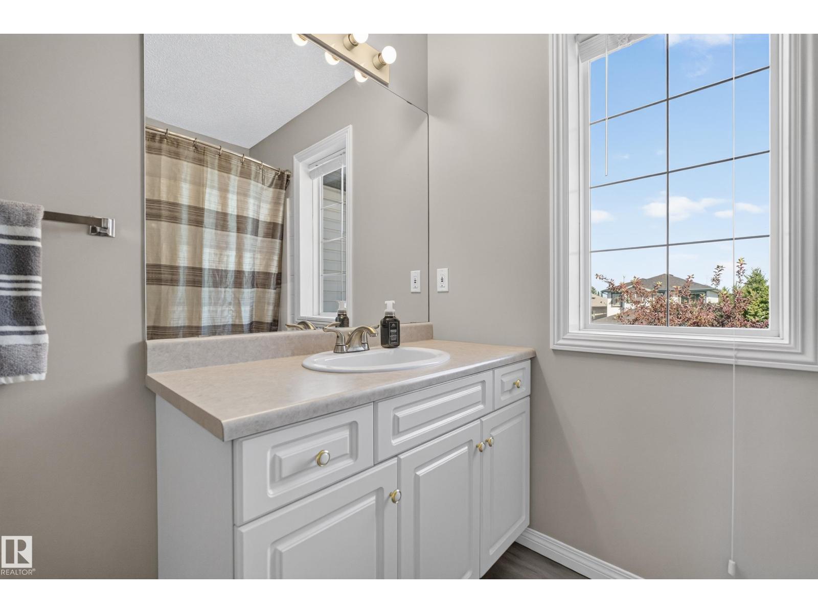 2327 37B AV NW - 41