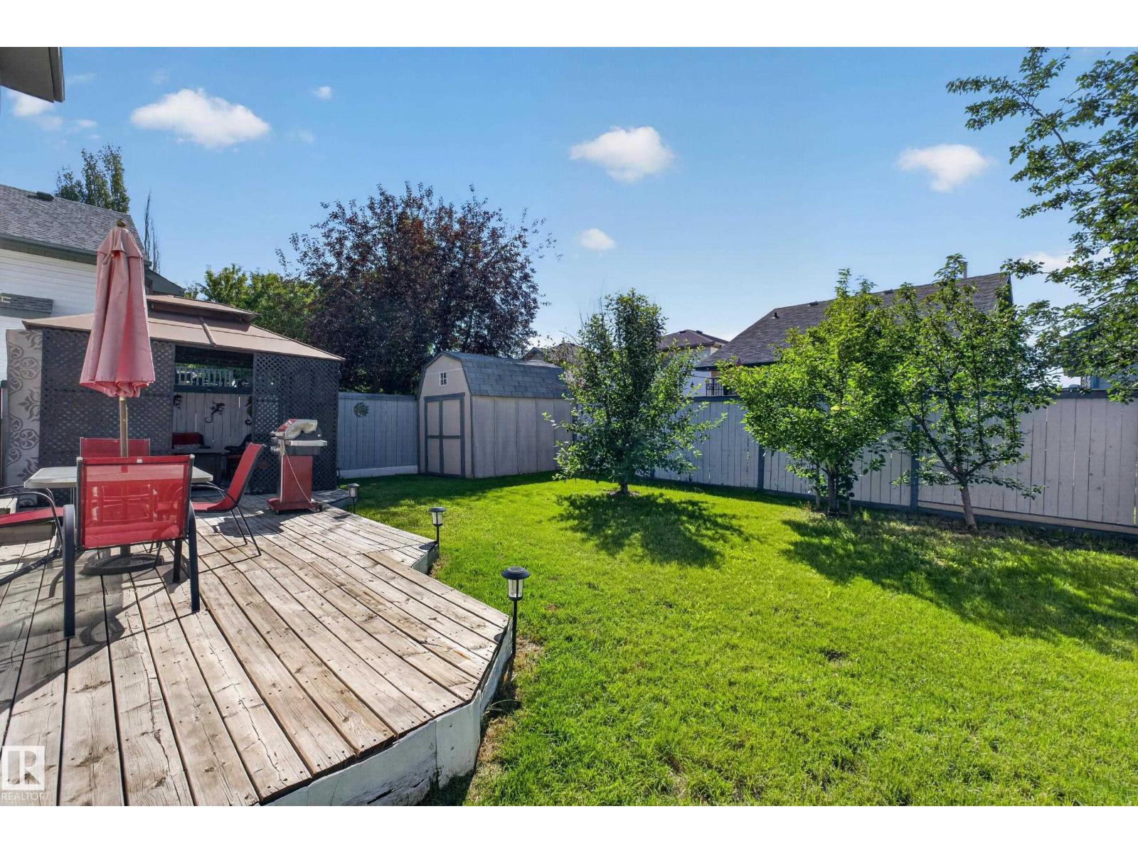 2327 37B AV NW - 50