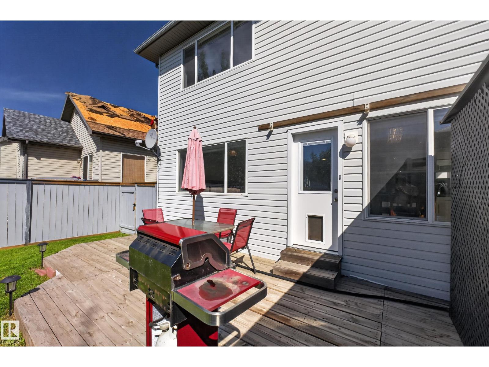 2327 37B AV NW - 51