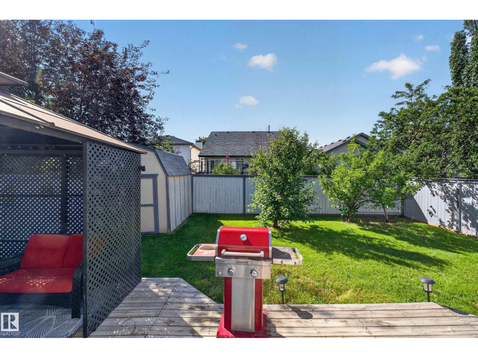 2327 37B AV NW - 52