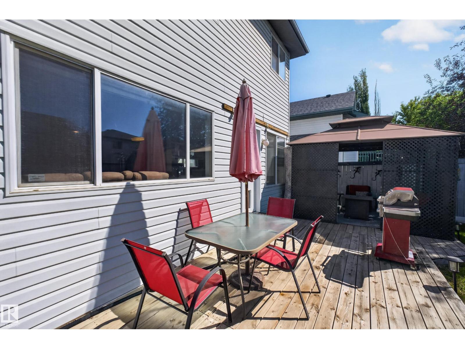 2327 37B AV NW - 54