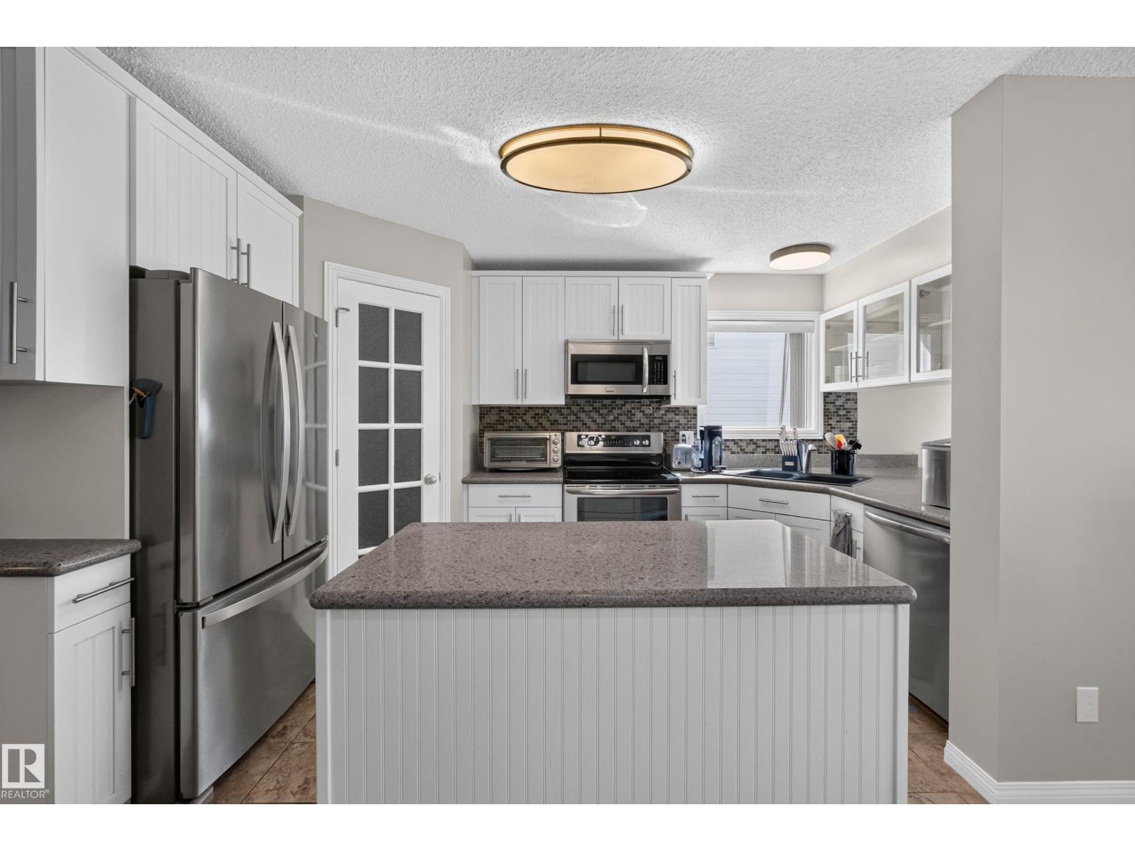 2327 37B AV NW - 9