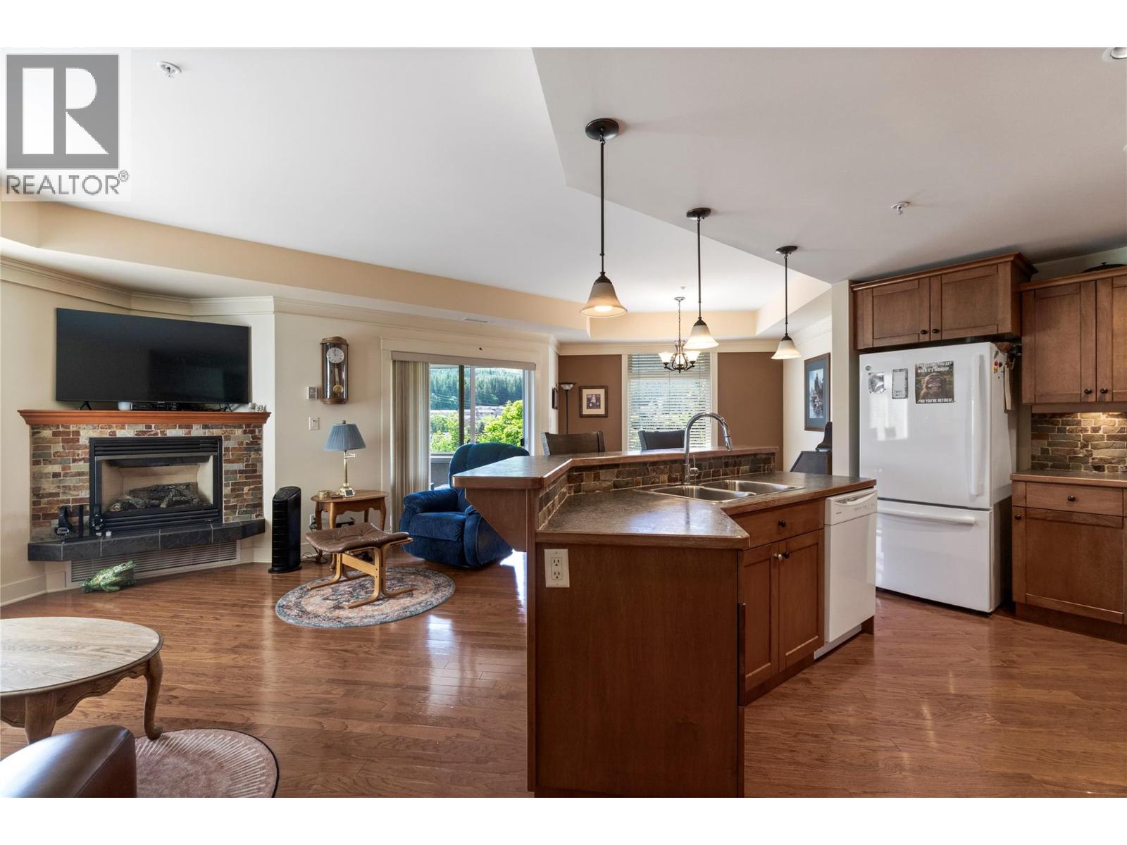 #203 611 Shuswap Street SW - 5