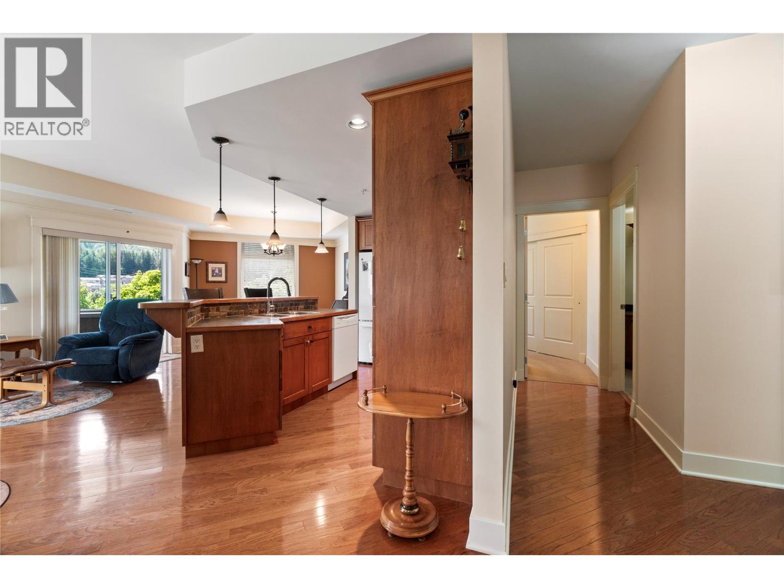 #203 611 Shuswap Street SW - 25