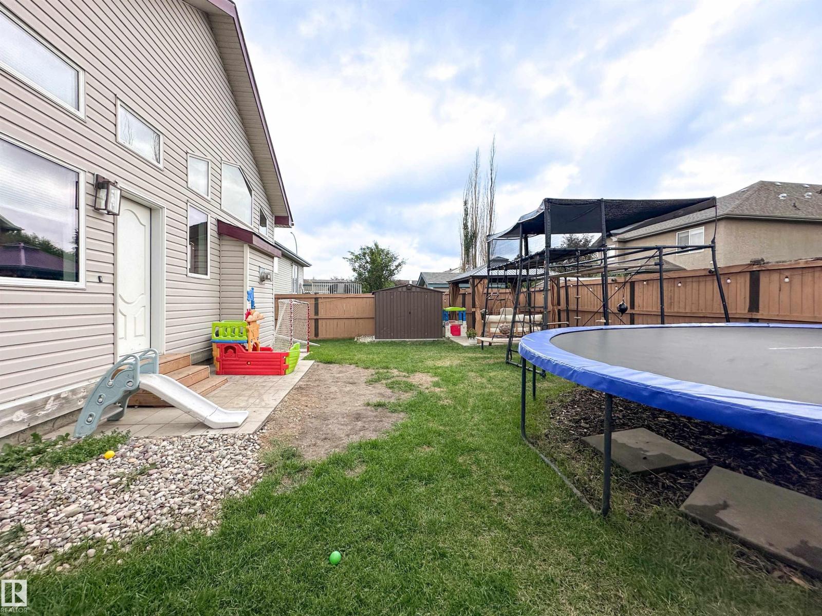 73 NEWMARKET WY — photo 45