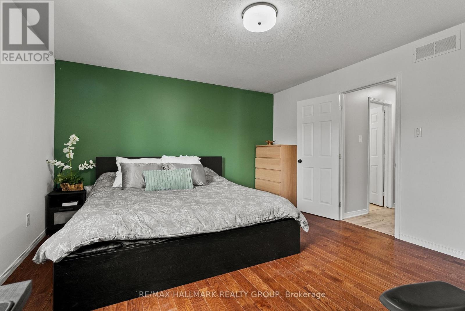 70 WHALINGS CIRCLE - 15