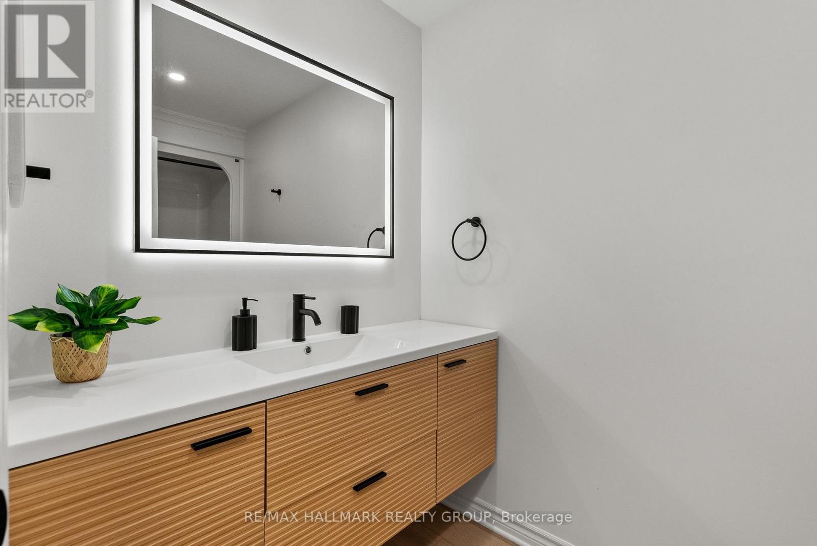 70 WHALINGS CIRCLE - 18