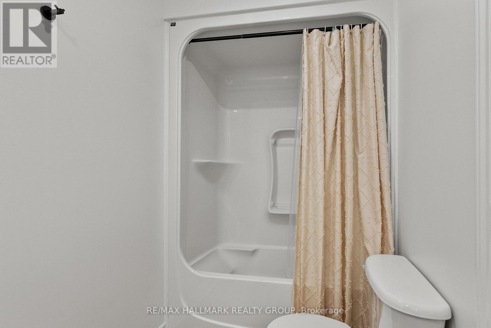 70 WHALINGS CIRCLE - 19