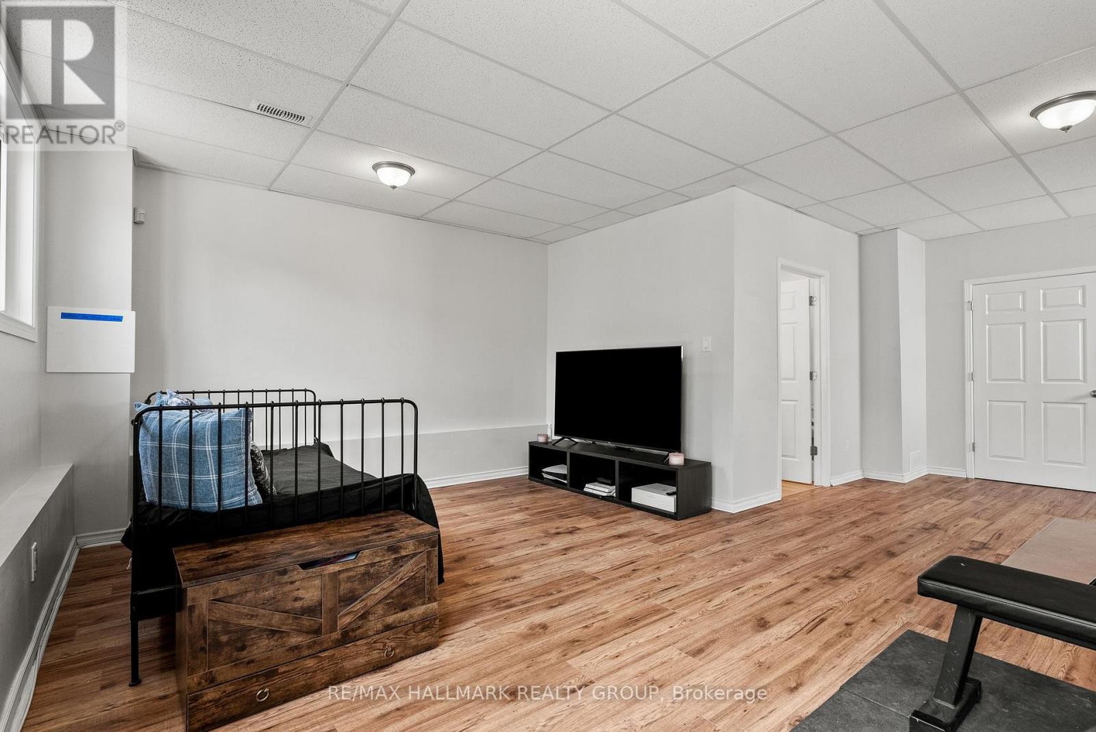 70 WHALINGS CIRCLE - 23