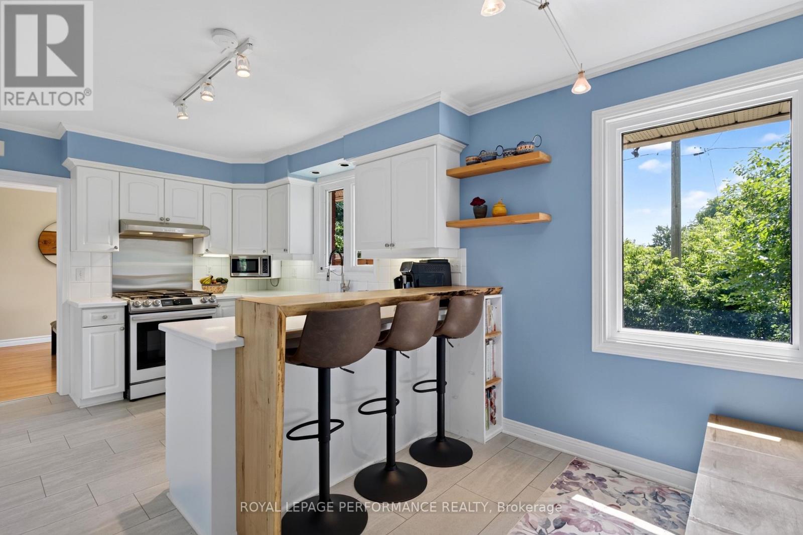 1808 Russell Road