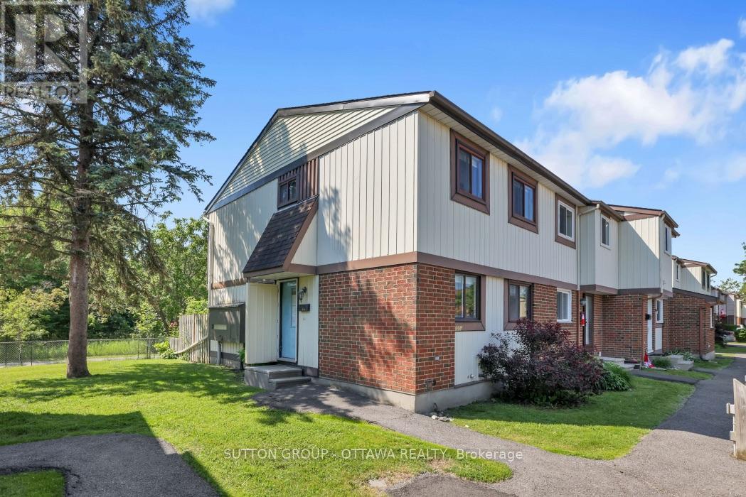 2014 FALKIRK CRESCENT - 1