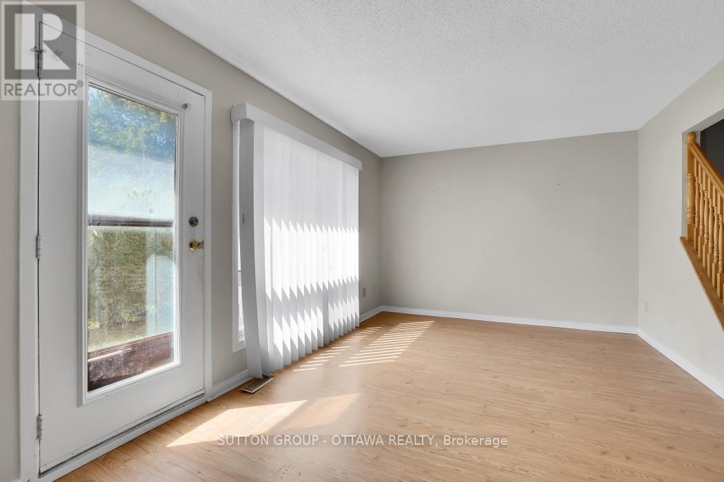 2014 FALKIRK CRESCENT - 14
