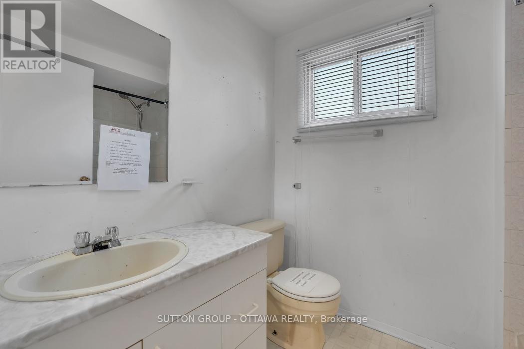 2014 FALKIRK CRESCENT - 19