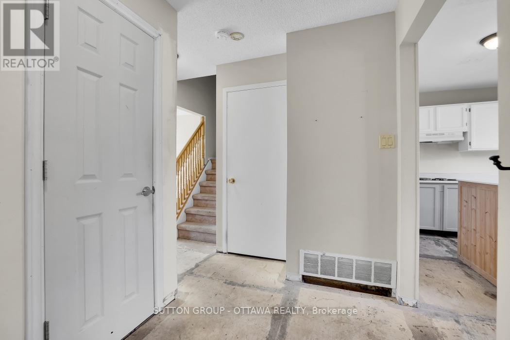 2014 FALKIRK CRESCENT - 5