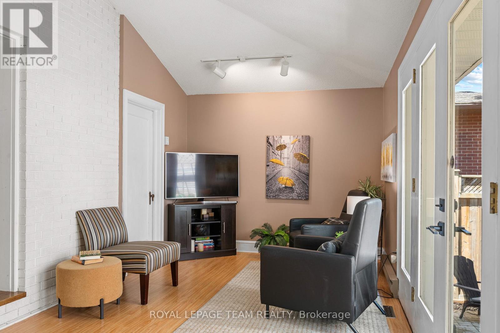 3 Bedroom for Sale in Ottawa – 63 GWYNNE AVENUE – By Peter Sagos - Image 19