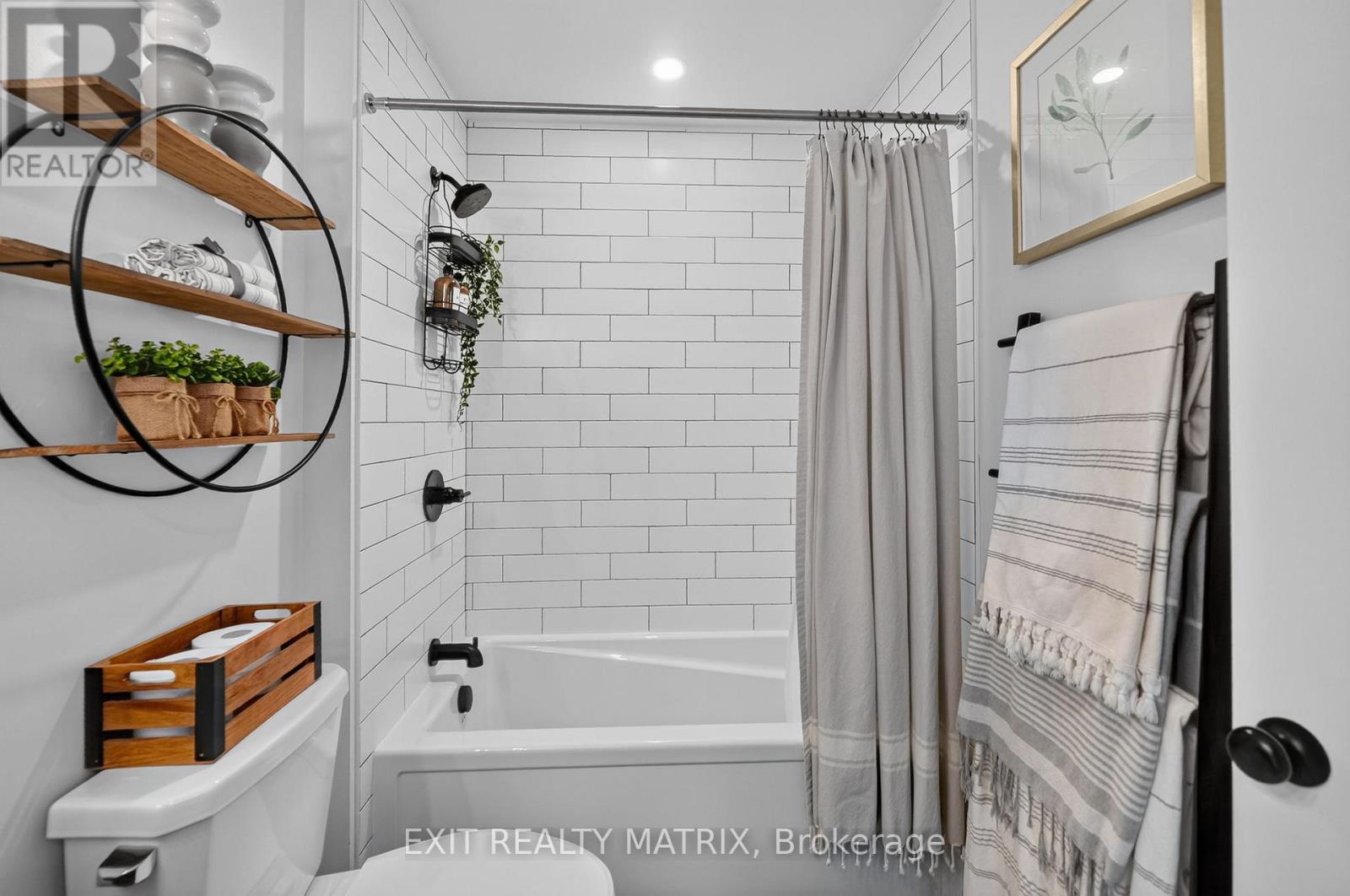 3 Bed, 3 Bath House for Sale in Ottawa – 157 LONGWORTH AVENUE, Ottawa – MLS# X13544214 - Image 36