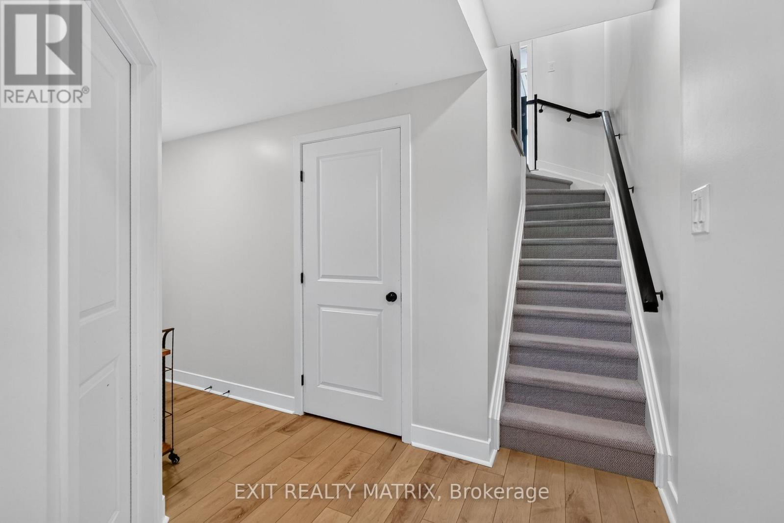 3 Bed, 3 Bath House for Sale in Ottawa – 157 LONGWORTH AVENUE, Ottawa – MLS# X13544214 - Image 37