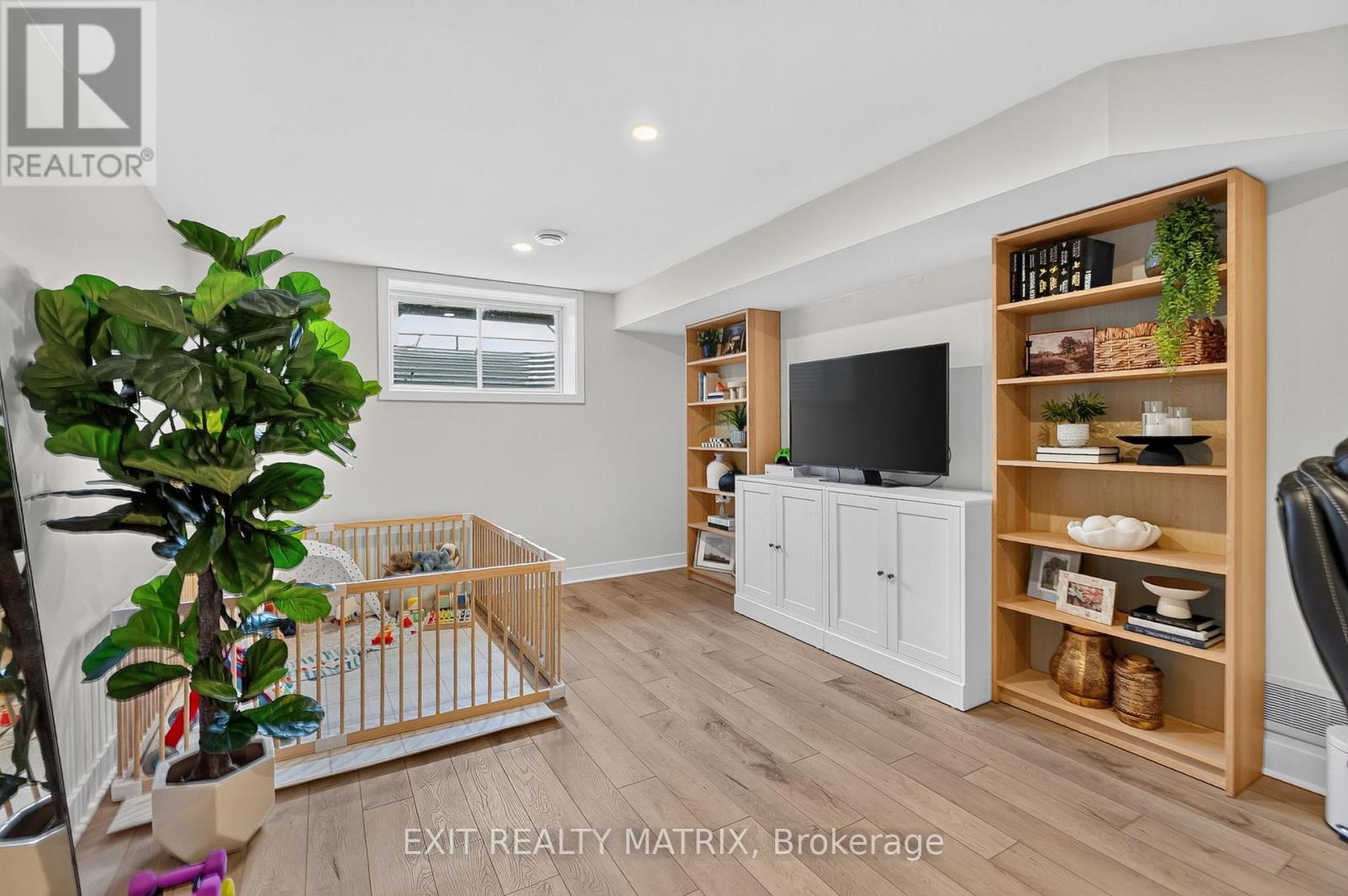 3 Bed, 3 Bath House for Sale in Ottawa – 157 LONGWORTH AVENUE, Ottawa – MLS# X13544214 - Image 38