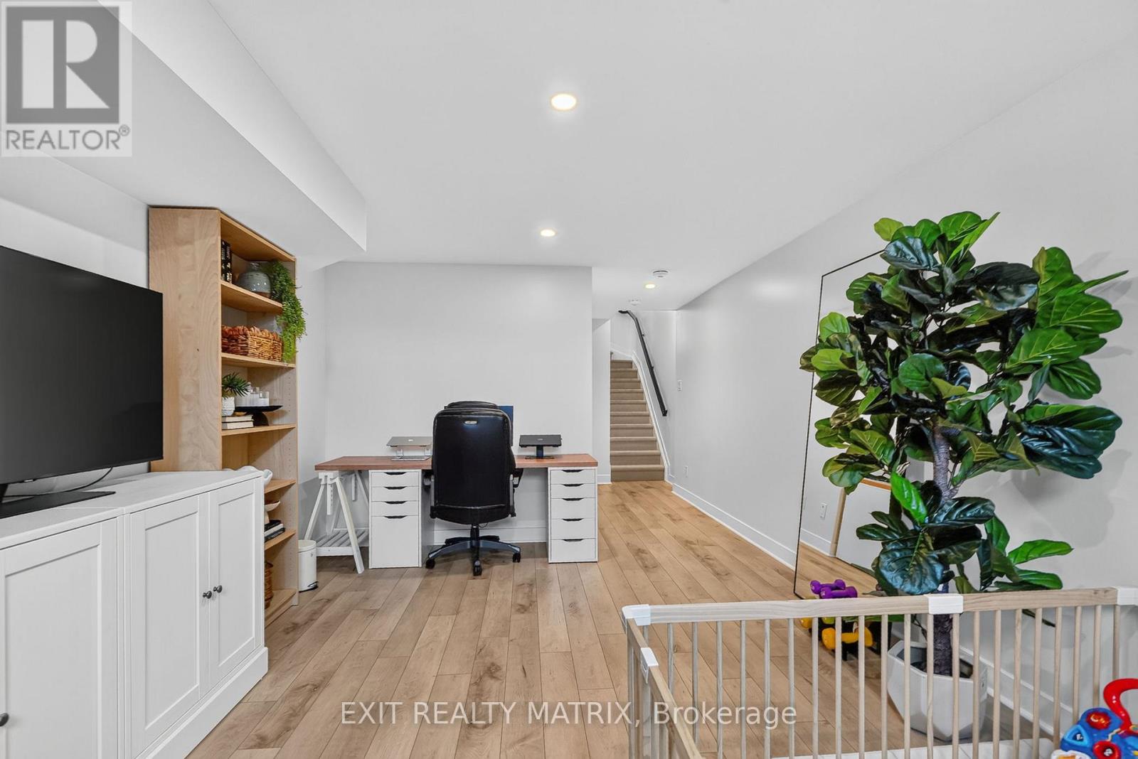 3 Bed, 3 Bath House for Sale in Ottawa – 157 LONGWORTH AVENUE, Ottawa – MLS# X13544214 - Image 39