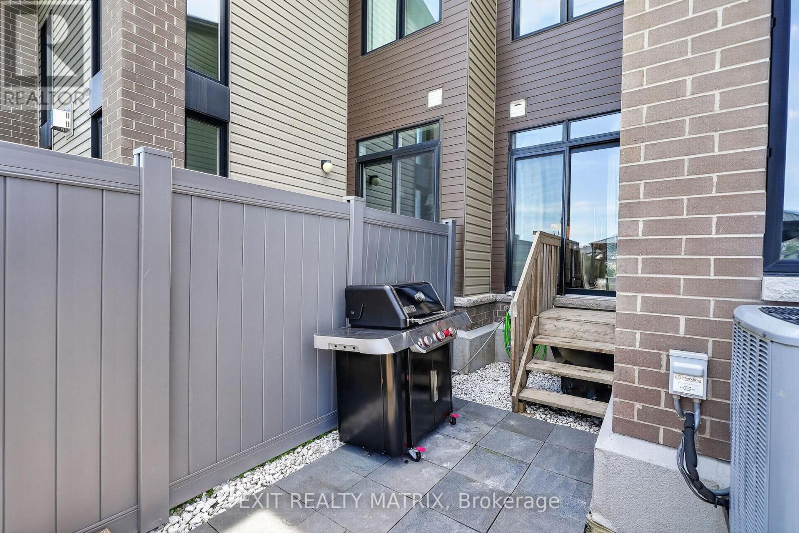 3 Bed, 3 Bath House for Sale in Ottawa – 157 LONGWORTH AVENUE, Ottawa – MLS# X13544214 - Image 40