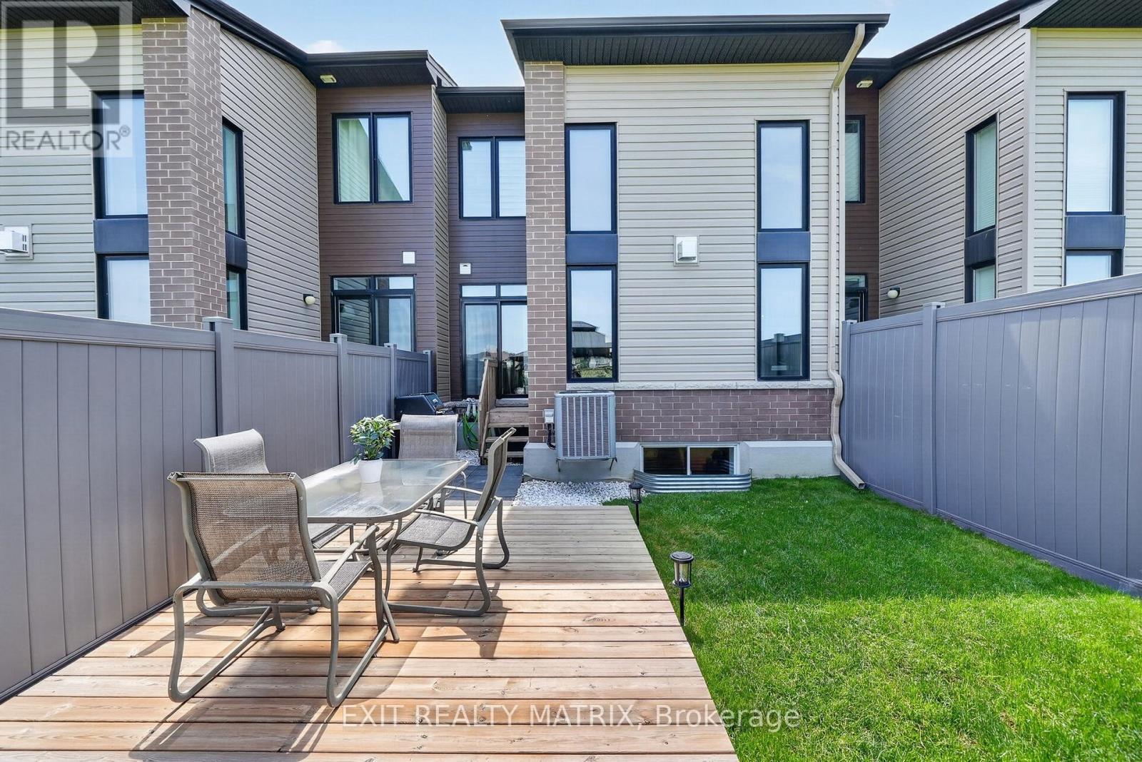 3 Bed, 3 Bath House for Sale in Ottawa – 157 LONGWORTH AVENUE, Ottawa – MLS# X13544214 - Image 41