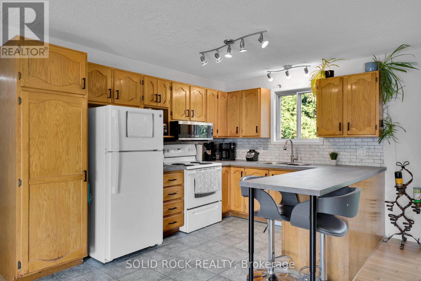 17 BLAIS STREET - 8