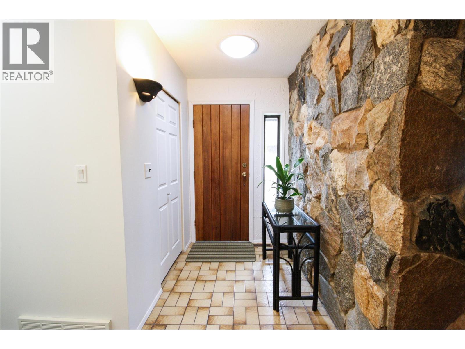 1402 Amhurst Road - 6