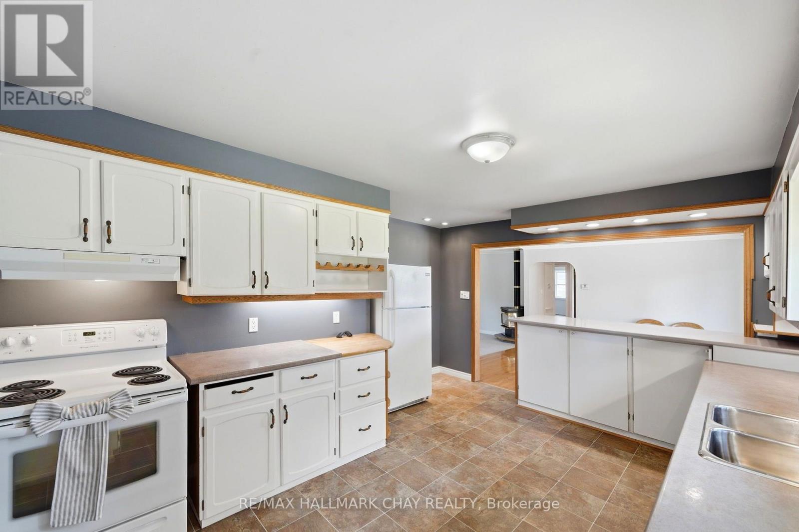 14 DOUGLAS DRIVE - 13