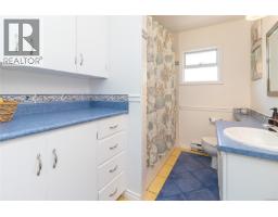 2142 Lannon Way, Sidney, BC V8L4K2 Photo 14