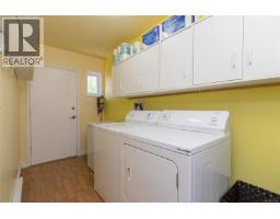 2142 Lannon Way, Sidney, BC V8L4K2 Photo 16