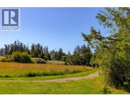 2142 Lannon Way, Sidney, BC V8L4K2 Photo 33