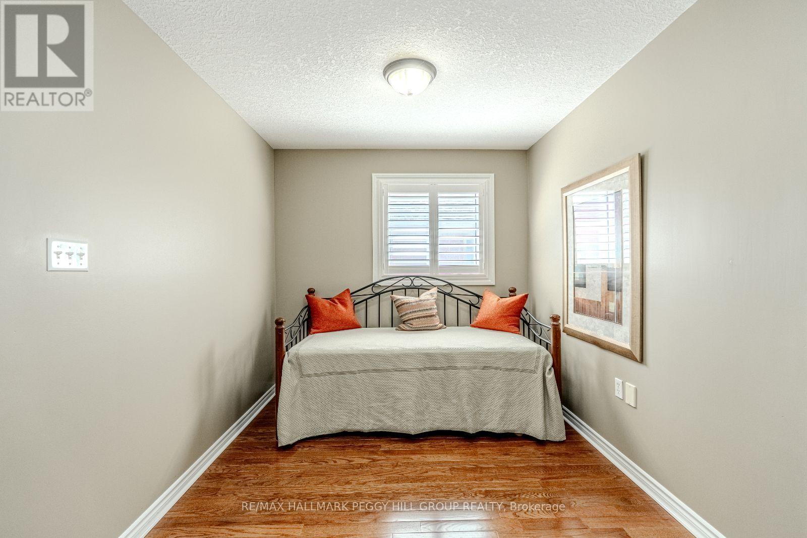 35 BENJAMIN LANE - Image 16