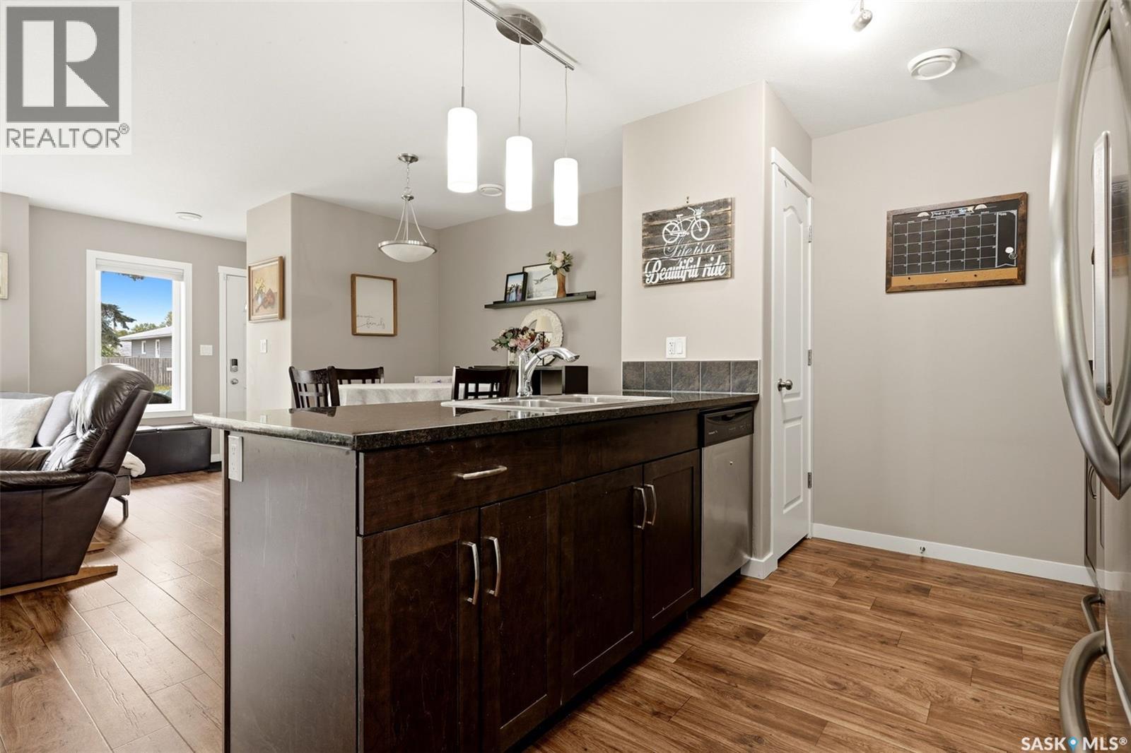 #1209 Grey STREET - 10