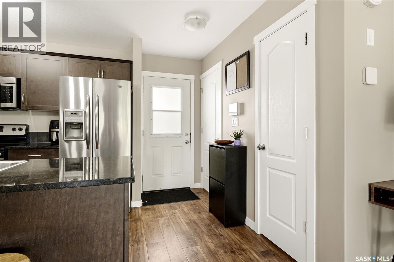 #1209 Grey STREET - 12
