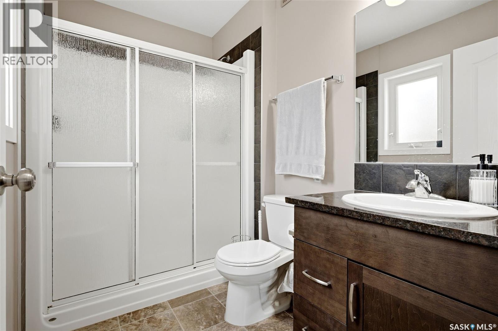 #1209 Grey STREET - 19