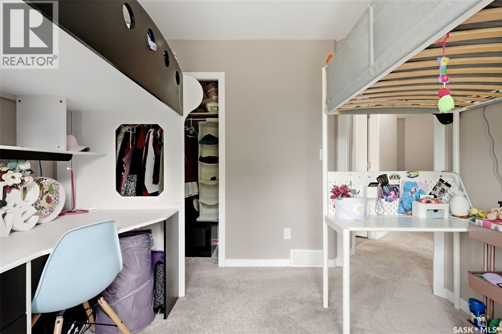 #1209 Grey STREET - 25